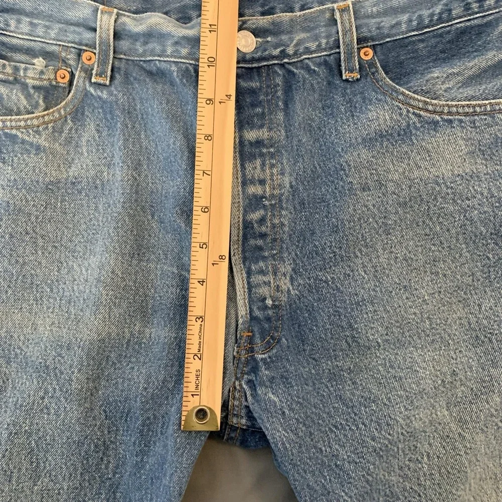 Vintage Levis 501 Jeans Mens 38x33 (34x28) Light Blue Straight Leg Distressed
